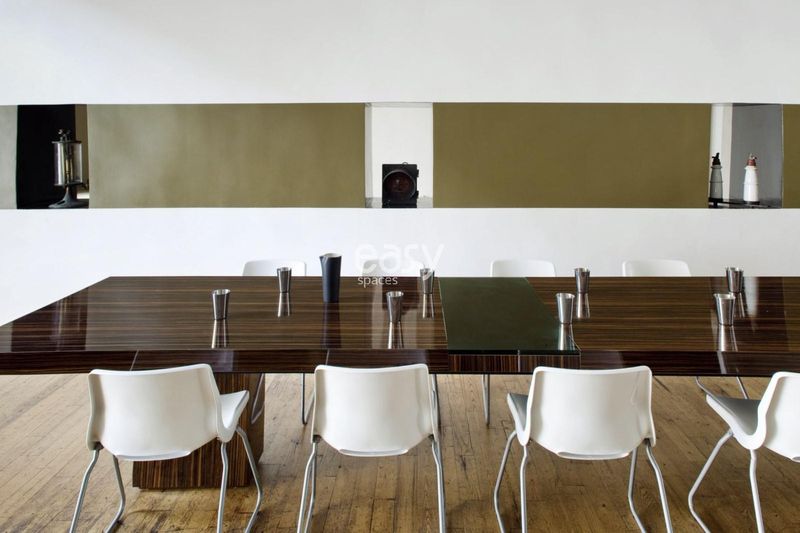 spacious and modern loft ideal for professional photo shoots in Marseille