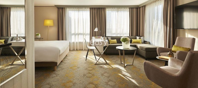 luxury location venue for a high-end photo shoot in Paris, FRANCE