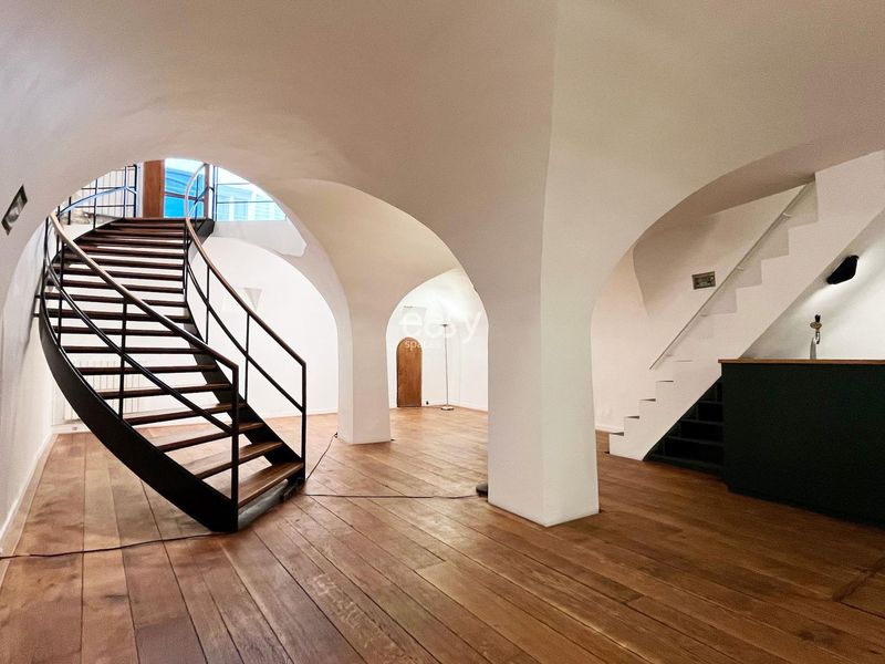 Location of the pop-up store in the Marais district of Paris, France