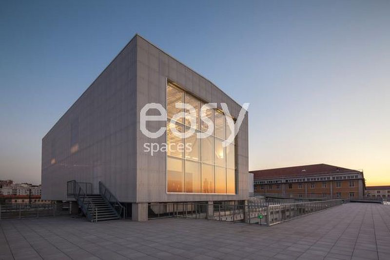 Rooftop available for rent for professional photo and video shoots in the city of Marseille, France