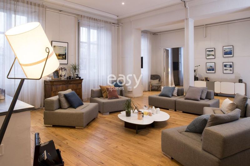 find a showroom space in Lyon in the Rhône department area