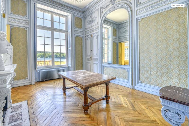 Beautiful and charming house available for rent for photo shoots in Paris, France