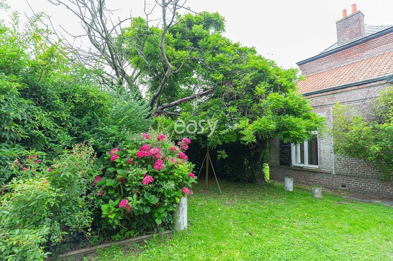 location type artist studio suitable for professional photo shoots in Lille, FRANCE