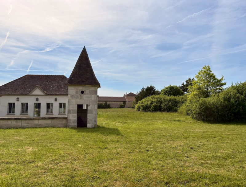 Unusual setting for photo shoots near Paris