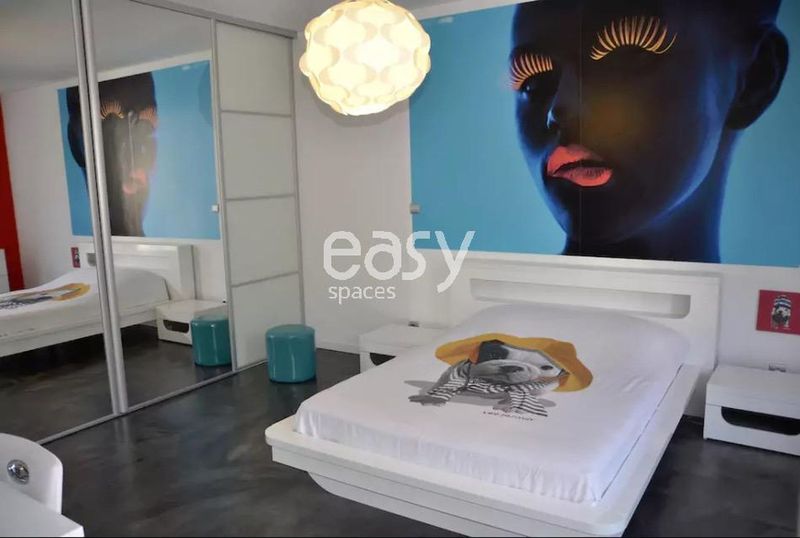 Unusual and unique decorative scenery found in Strasbourg