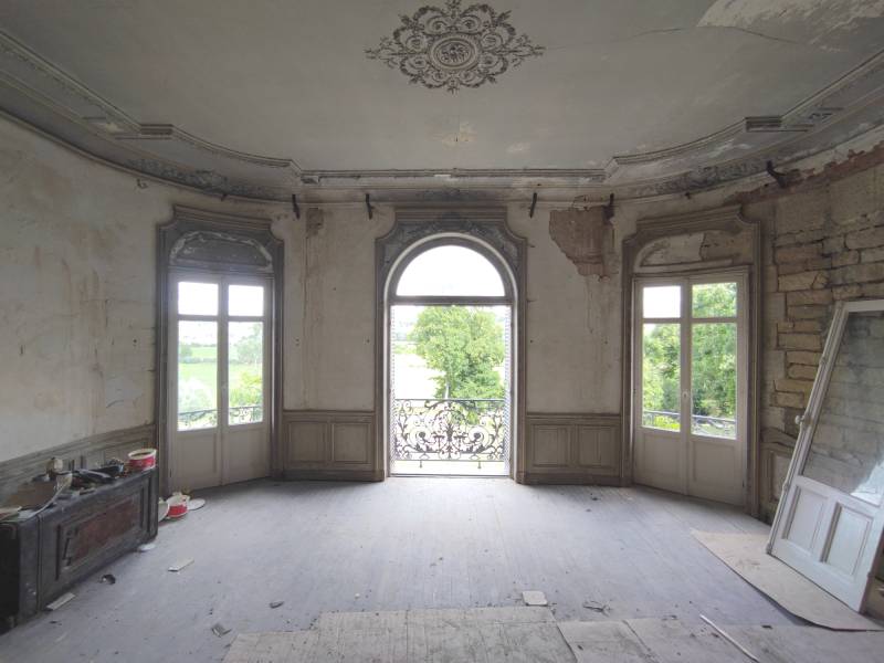 atypical event venue located in FRANCE offering unique and memorable experiences