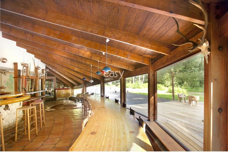 A venue located in Paris specifically designed for hosting professional events and business gatherings