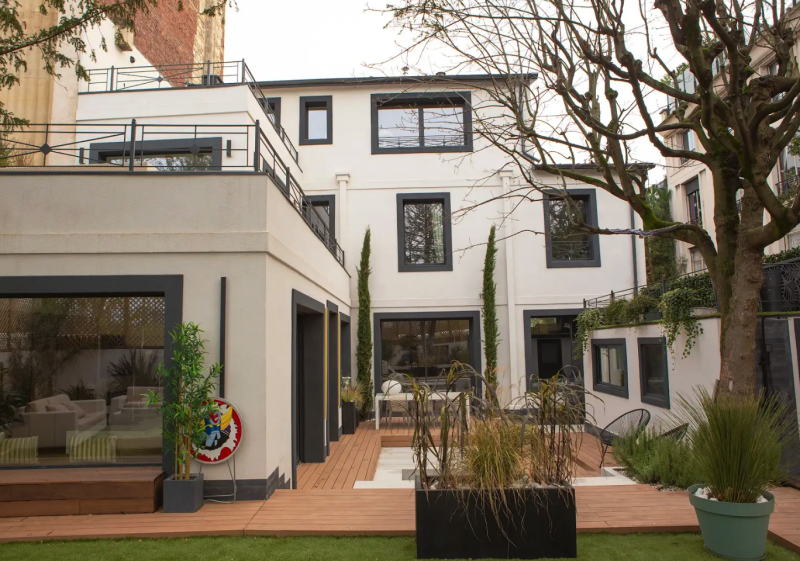 modern house available for rent in the heart of Paris, France, ideal for professional photo shoots or filming