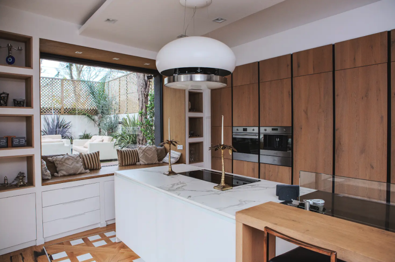 Renting a Spacious Villa with a Beautiful Garden for a Photoshoot in Paris, FRANCE