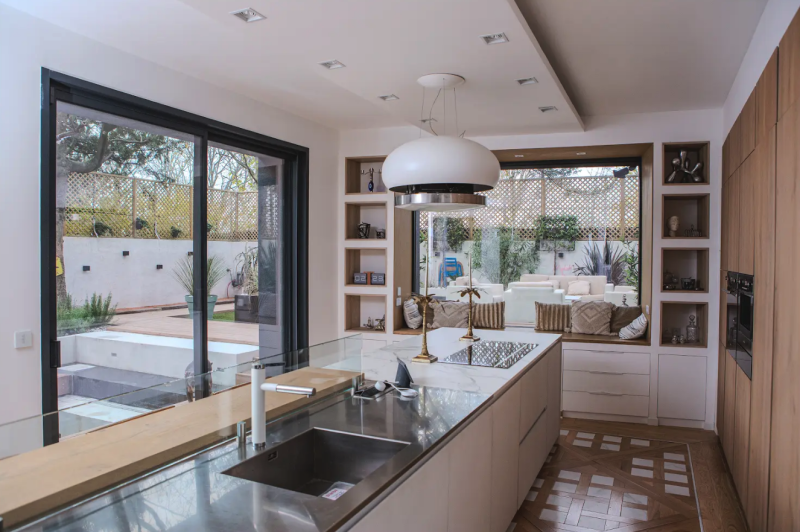 house available for rent specifically for photo shoots in Paris, FRANCE