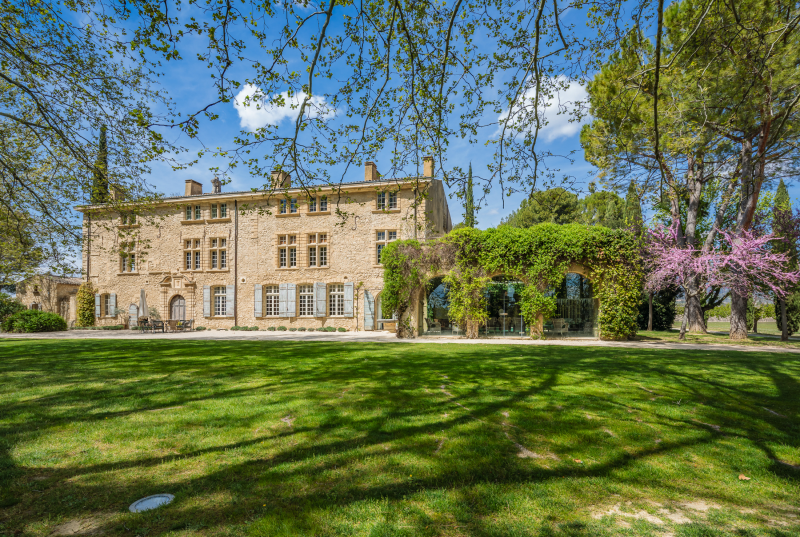 agency specializing in unique and diverse location scouting services for professional photoshoots in FRANCE