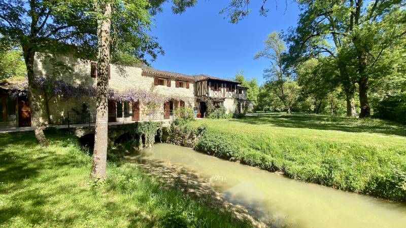Rustic and Picturesque Outdoor Venue for Hosting Various Events in FRANCE