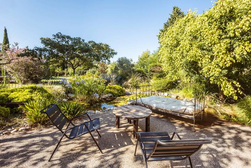 House with swimming pool located in FRANCE available for photo shooting rental purposes