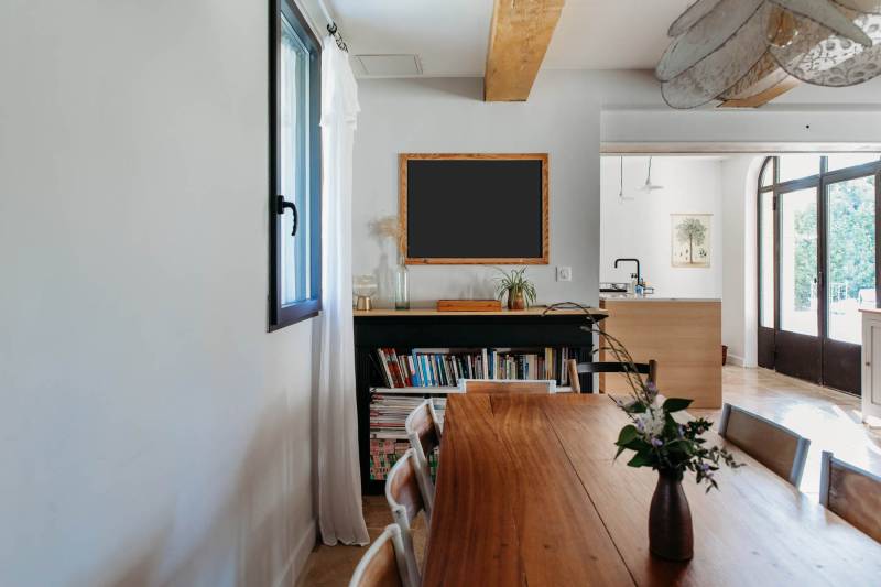 House available for rent in Avignon, France, specifically for professional photo shoots and filming sessions