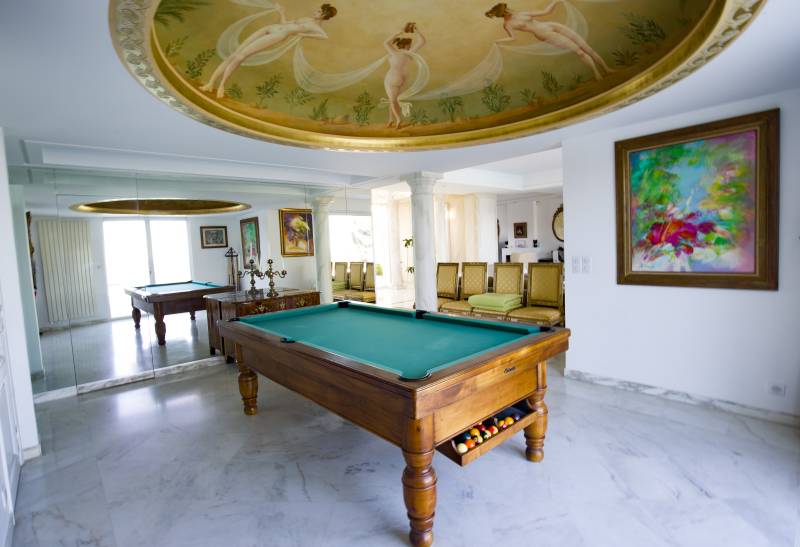 contemporary house available for rent in FRANCE specifically for professional photo shoots in Cannes