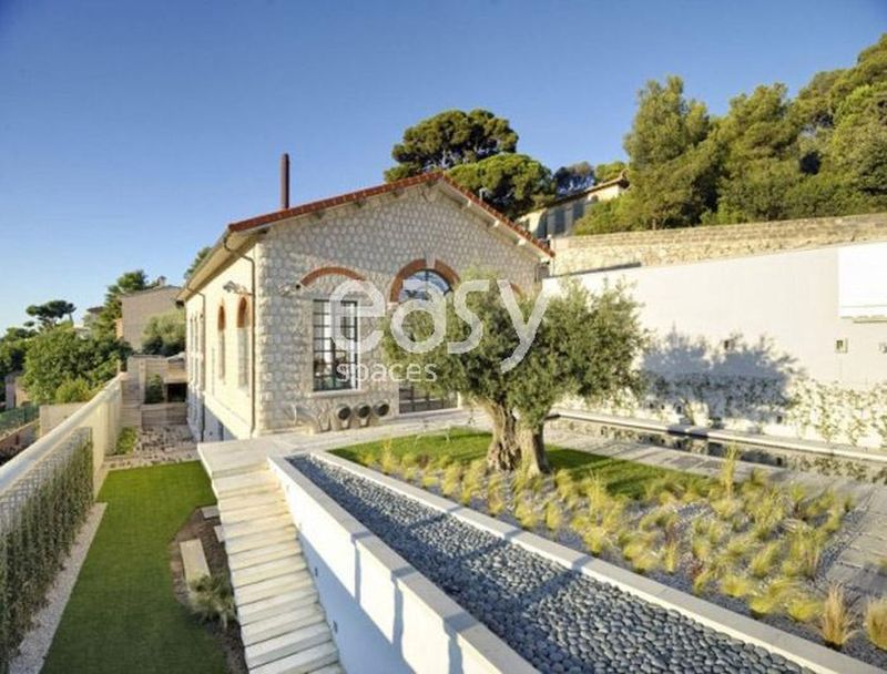 industrial loft space extensively designed specifically for professional photo production