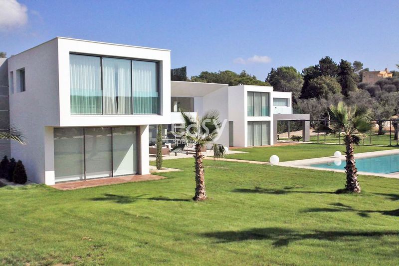 location scouting agency specializing in the Provence-Alpes-Côte d'Azur region and its surroundings