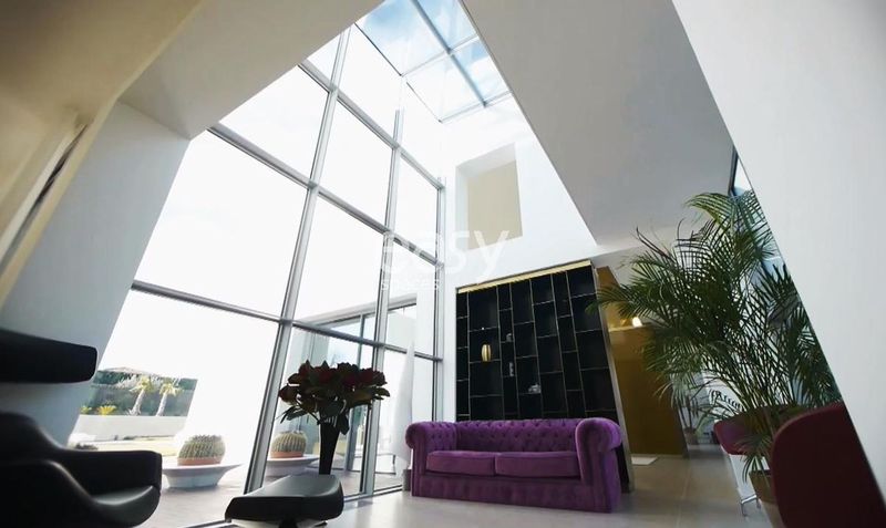 Where can one find an ultra modern setting that is perfect and ideal for a professional photo shoot?