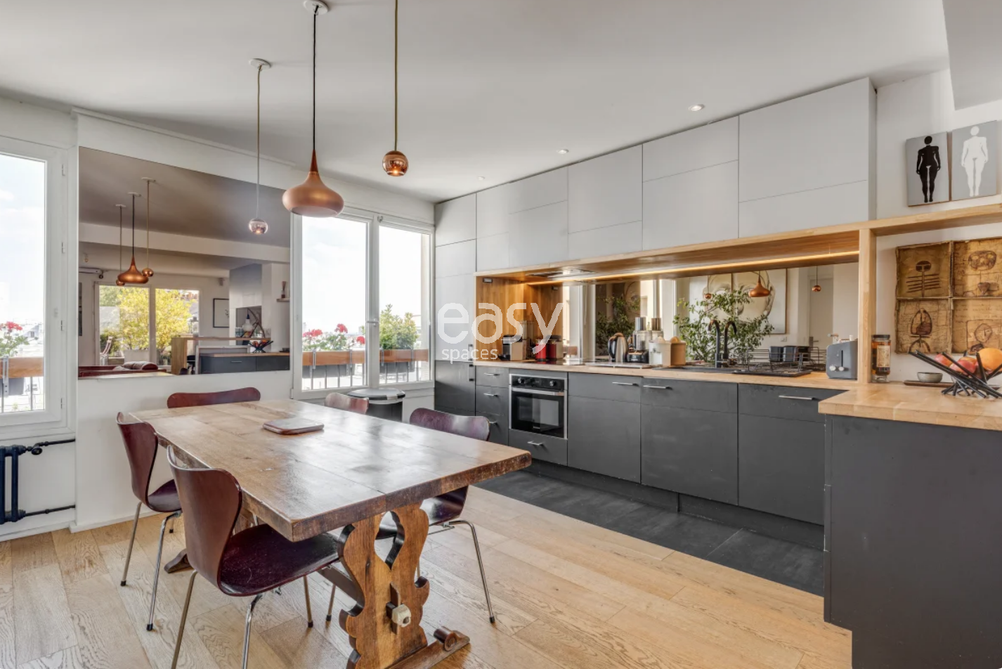 Rent a private apartment in France for professional photo and video shoots in Paris