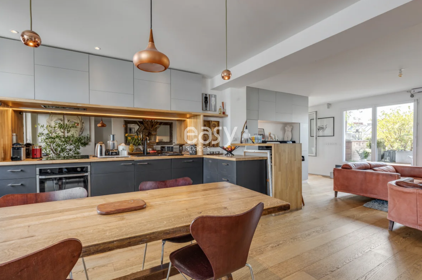 Private residence filming location in Paris, France with unique atmosphere and setting