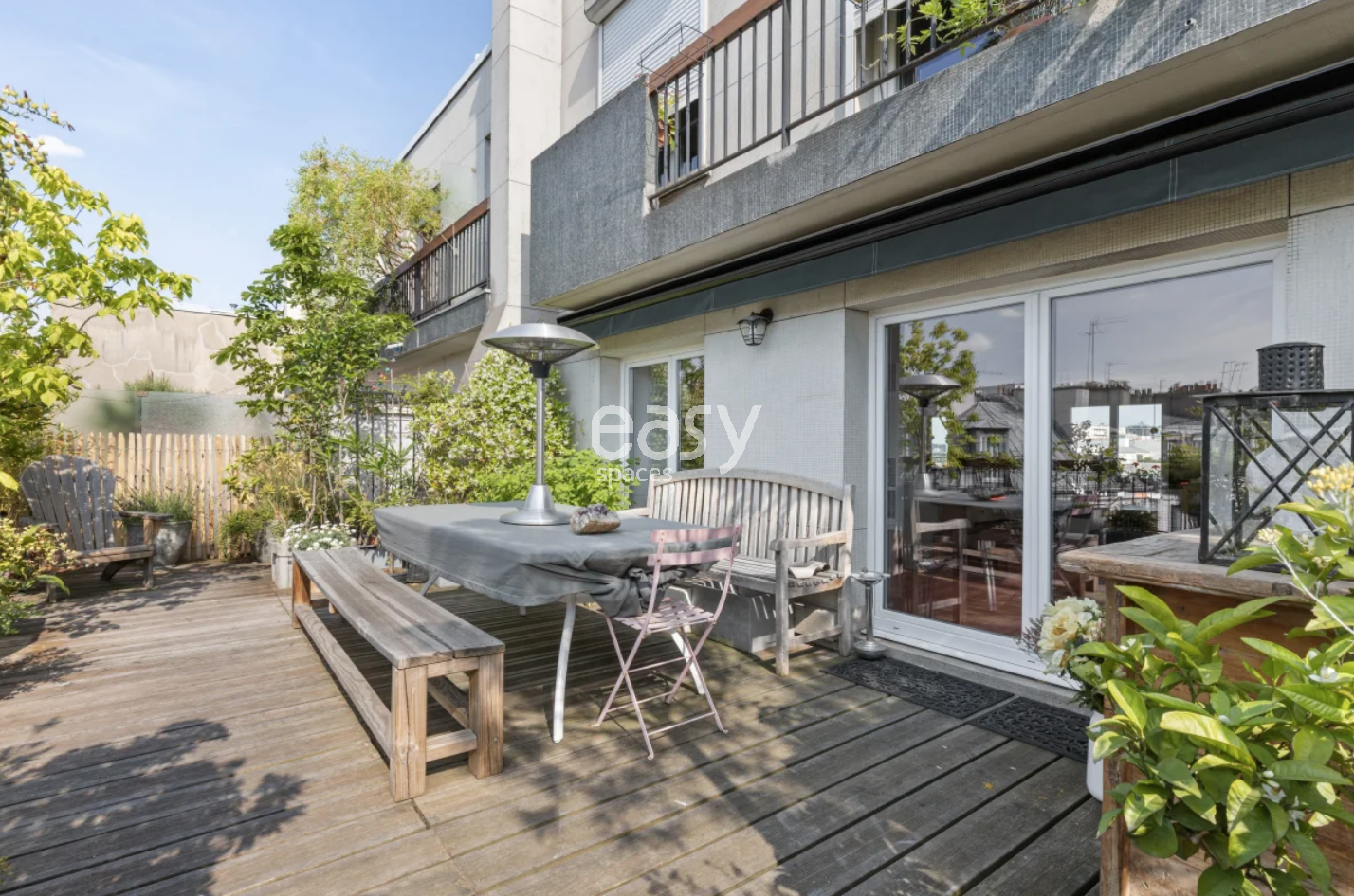 Location with a terrace in Paris, France suitable for filming and shooting purposes