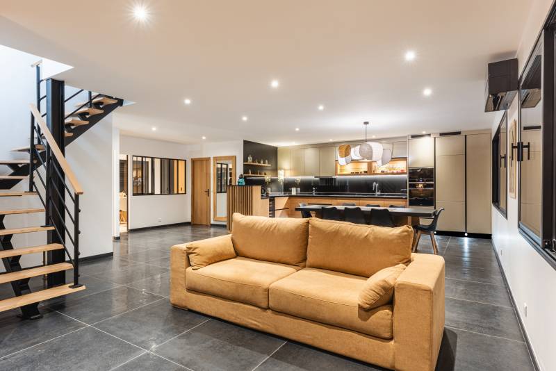 professional workspace rental for filming purposes in Paris, France