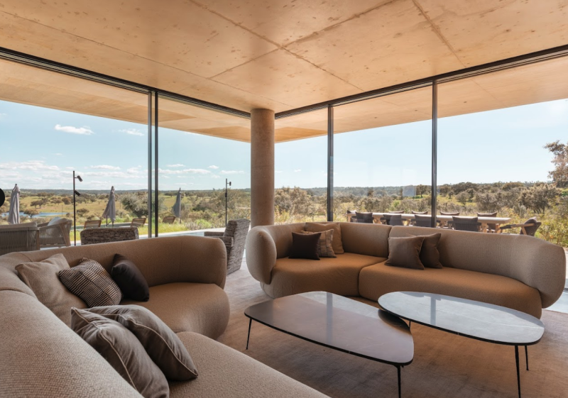 Ultra-modern villa for rent for film shoots in Portugal