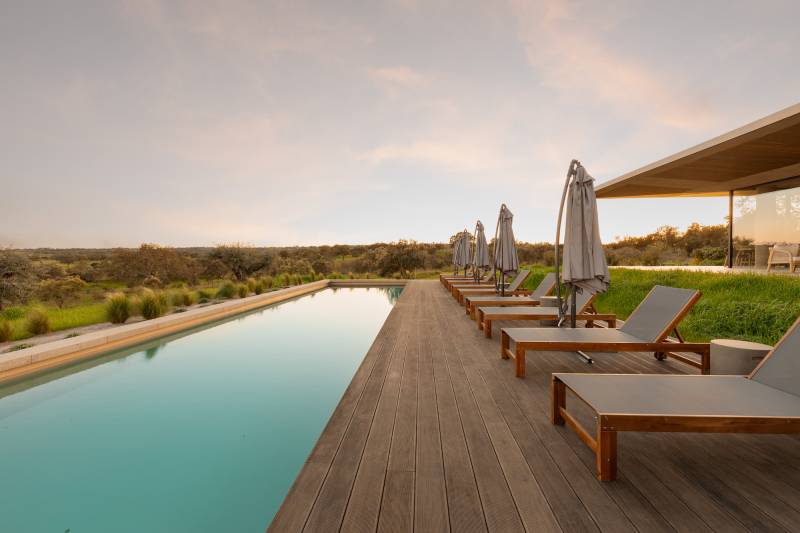 ultra-contemporary villa for filming in Portugal