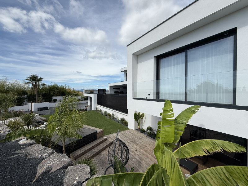 Unusual and Unique Filming Location Found in Béziers, France