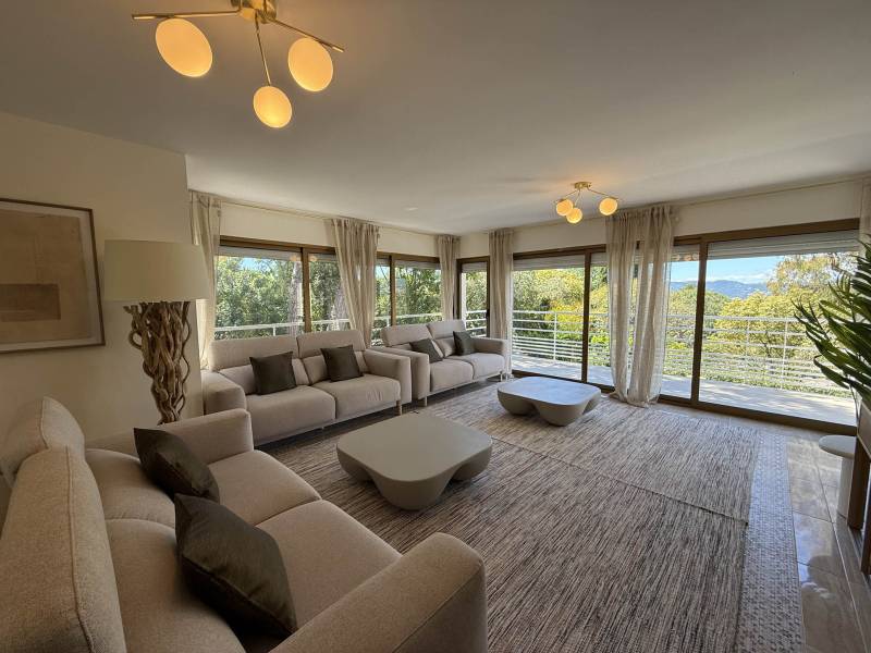 modern house located in south of FRANCE perfectly designed for photo shoots 06