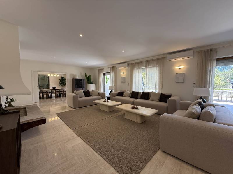 modern house available for rent in FRANCE for professional photo production purposes