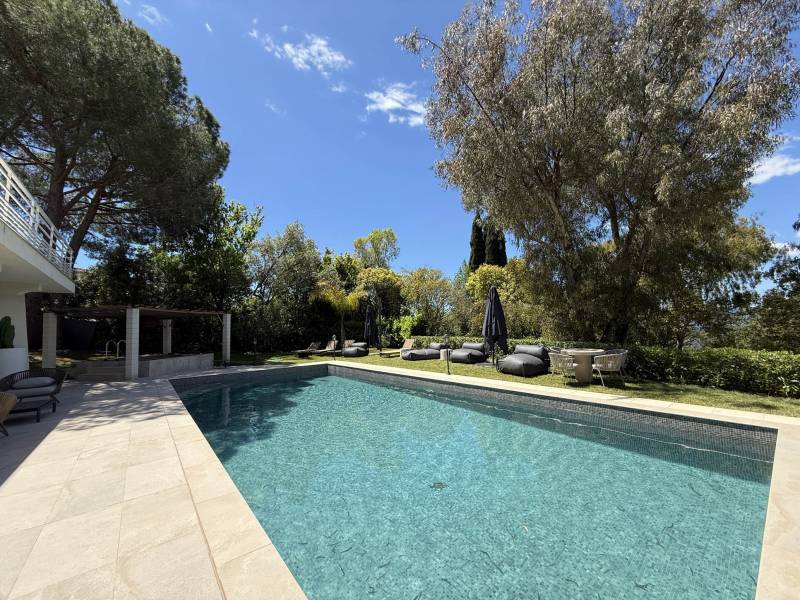 filming location with a large swimming pool on the French Riviera coast in FRANCE