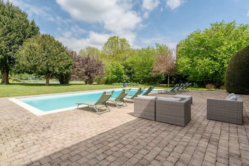 House with garden available for rent for events in Paris, FRANCE