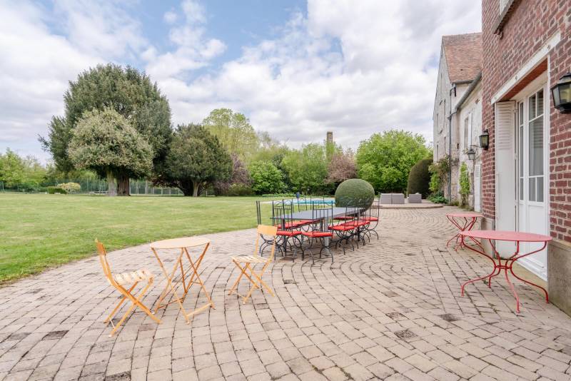 Idyllic and picturesque countryside setting available for rent for filming near Paris, FRANCE