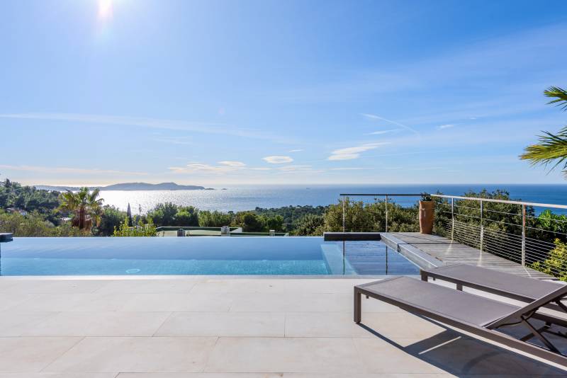 Contemporary sea view villa available for rent specifically designed for professional photo shoots in FRANCE