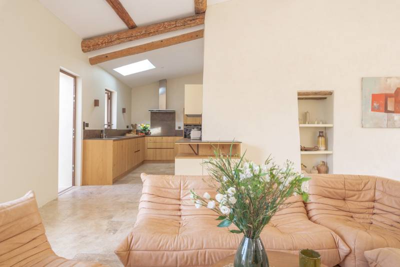 rental of a stone house in FRANCE for professional photography shooting sessions