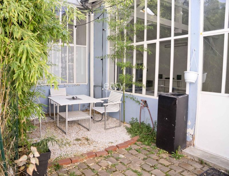 filming location agency specialized in various locations throughout Paris, FRANCE