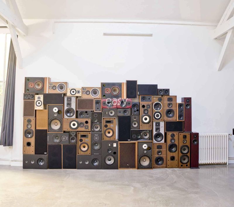 rent a professional and fully equipped shooting location in Paris 75 FRANCE for creative projects