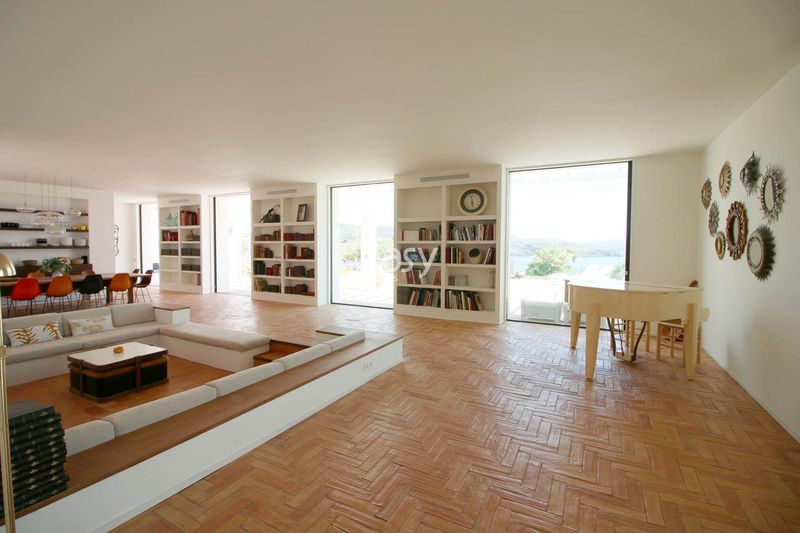 Unusual and Unconventional Photoshoot Location Situated in Spain