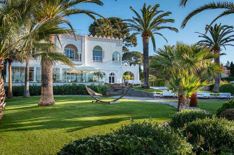 Beautiful Belle Époque Villa Available for Rent for Film Shootings, Photography Sessions, and Event Hosting Near Saint Tropez