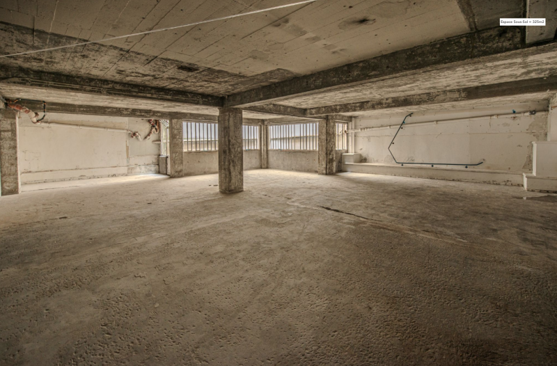 Renting an industrial location for a professional photo shooting session in Paris France