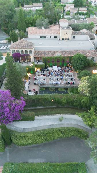 renting a domain for a photo shoot in Cannes, France with scenic and professional settings