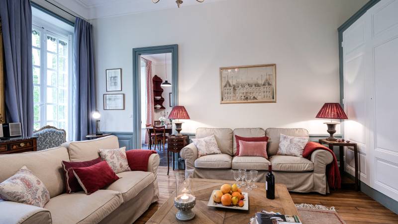 Charming and Elegant Residence Perfectly Suitable for Filming in Paris, FRANCE