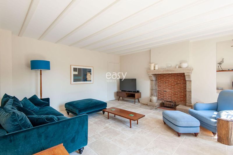 Photo shooting location in Nantes, France with picturesque and distinctive settings