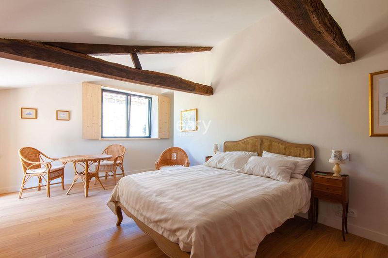 Photography shooting location in Beaurepaire, FRANCE