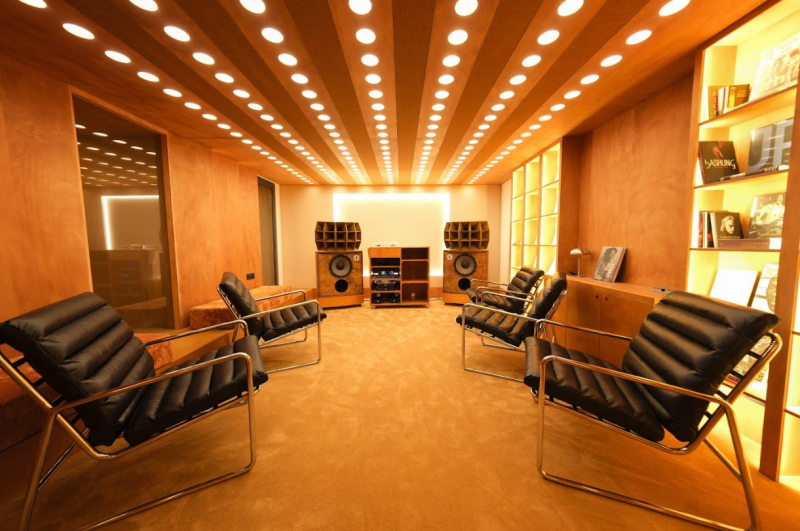 rent a venue for a cocktail reception in Paris