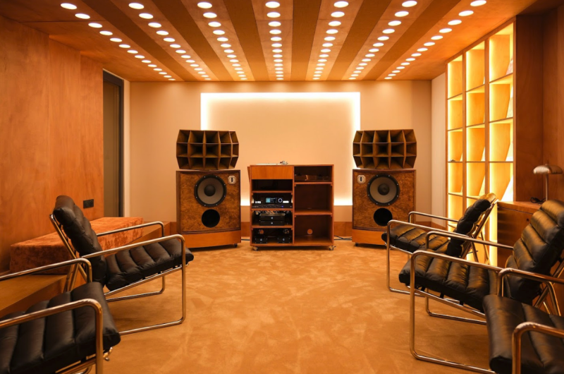 Renting an original location for filming in the center of Paris