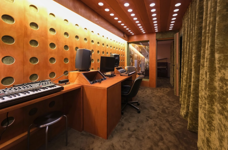 recording studio in the center of Paris