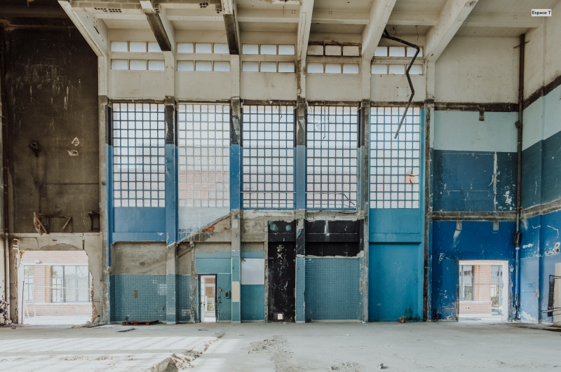 Raw space available for rent in the Île-de-France region exclusively for professional photo and video shooting sessions