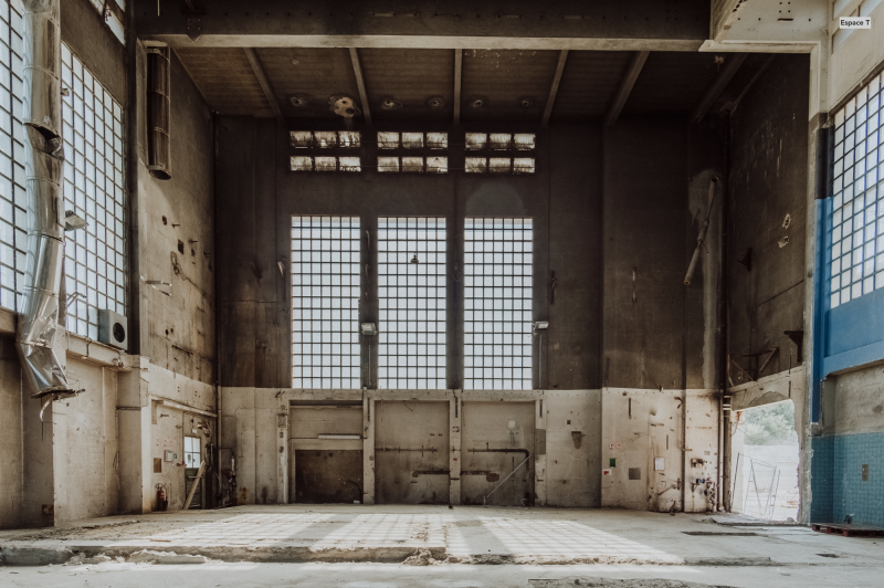 Raw space available for rent for professional shooting purposes in Paris, FRANCE